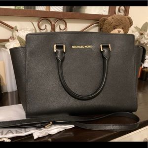 Michael Kors Selma Bag
